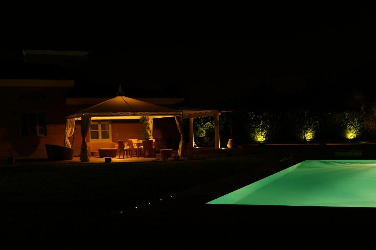 לוקה La Villa Nel Bosco מראה חיצוני תמונה