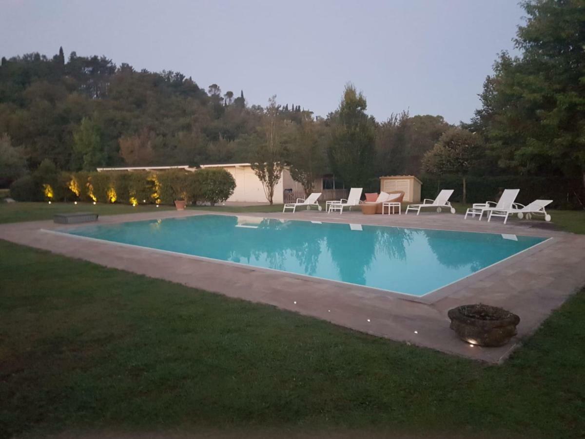 לוקה La Villa Nel Bosco מראה חיצוני תמונה