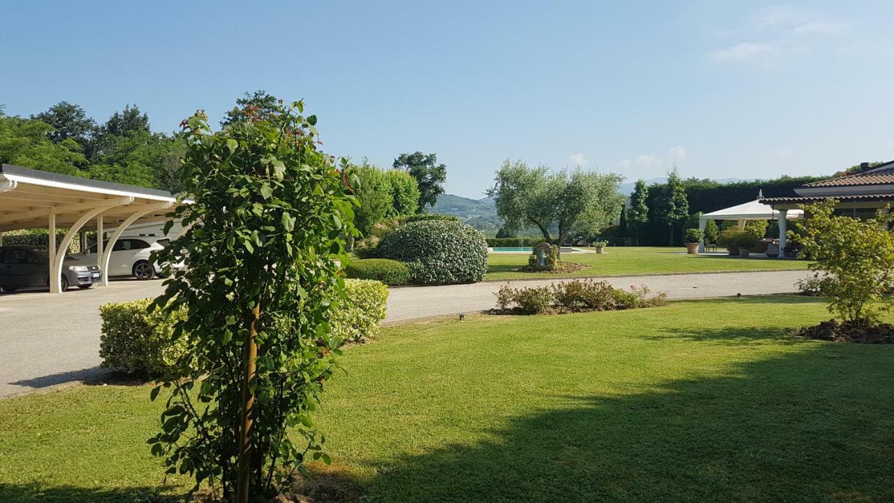 לוקה La Villa Nel Bosco מראה חיצוני תמונה